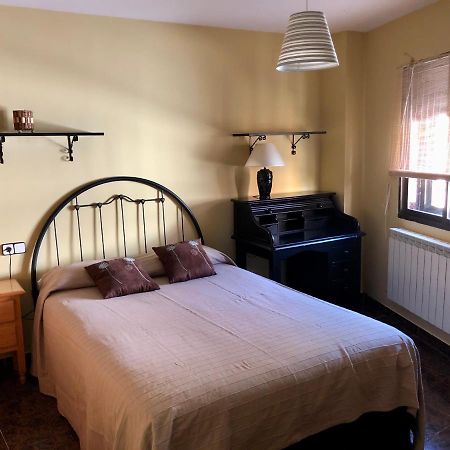 Villa Casa en el corazón de Gredos, amplia y agradable. Navacepeda de Tormes Exterior foto